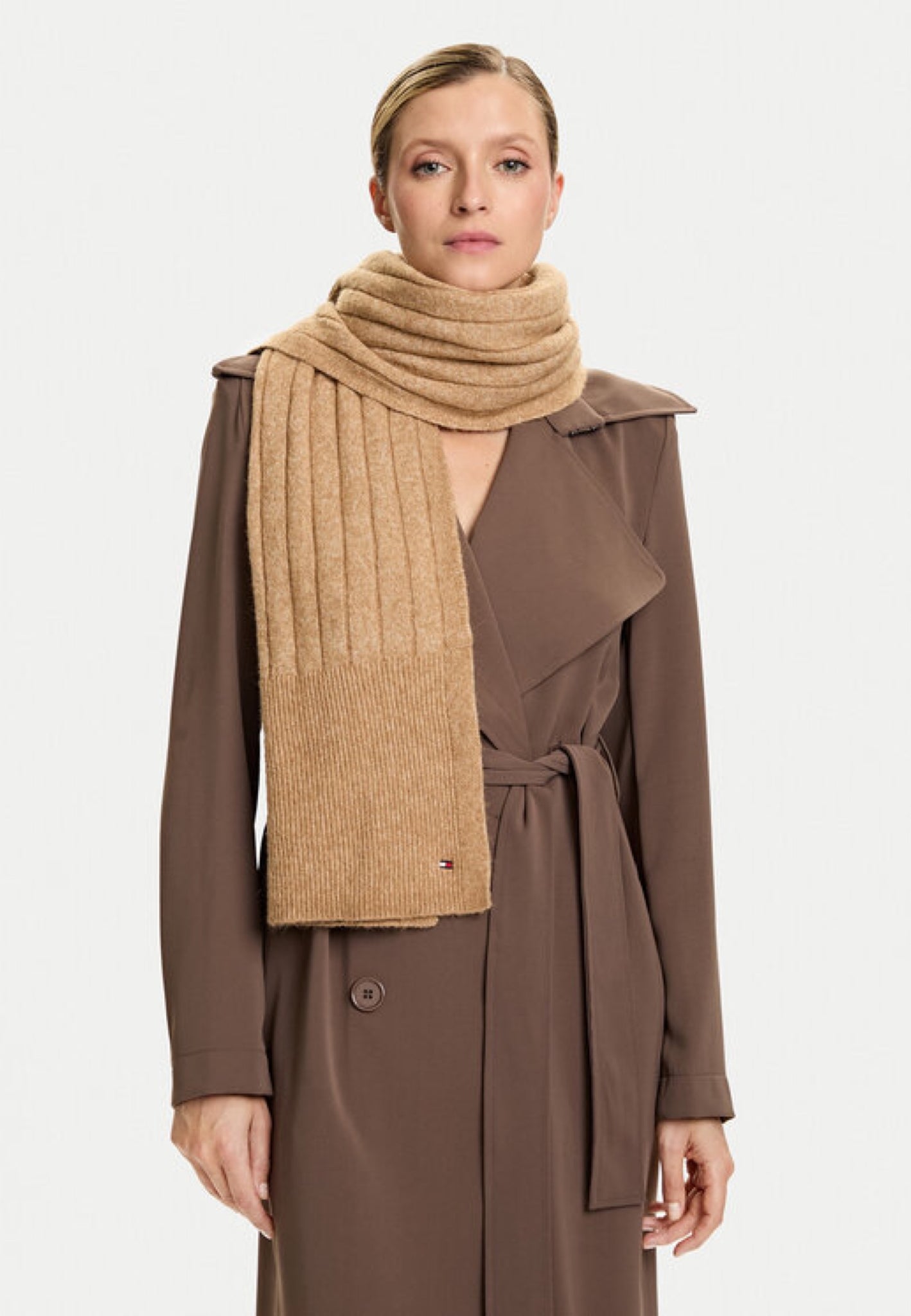 SCIARPA DONNA TOMMY HILFIGER AW0AW17787 RBC CAMMELLO