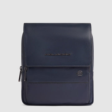 BORSELLO TRASVERSALE UOMO PIQUADRO PELLE CON PATTA CA6791W136 BLU