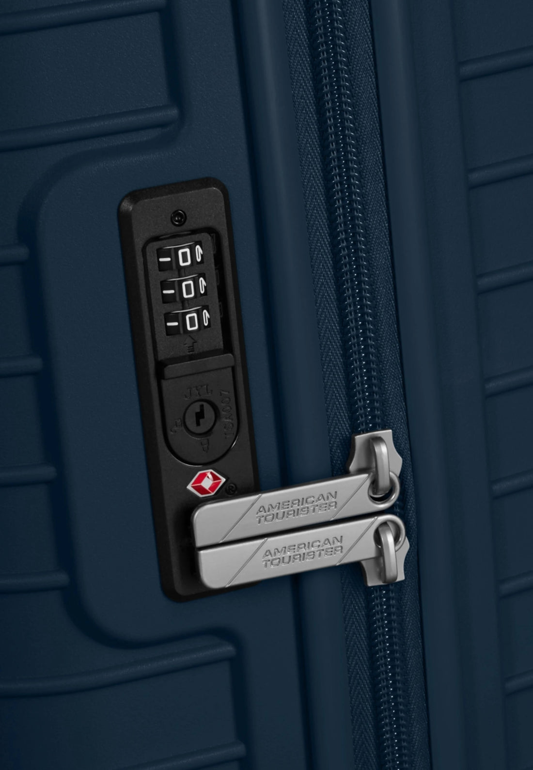 VALIGIA RIGIDA MEDIA AMERICAN TOURISTER  ROADRUSH 155563 NAVY BLUE